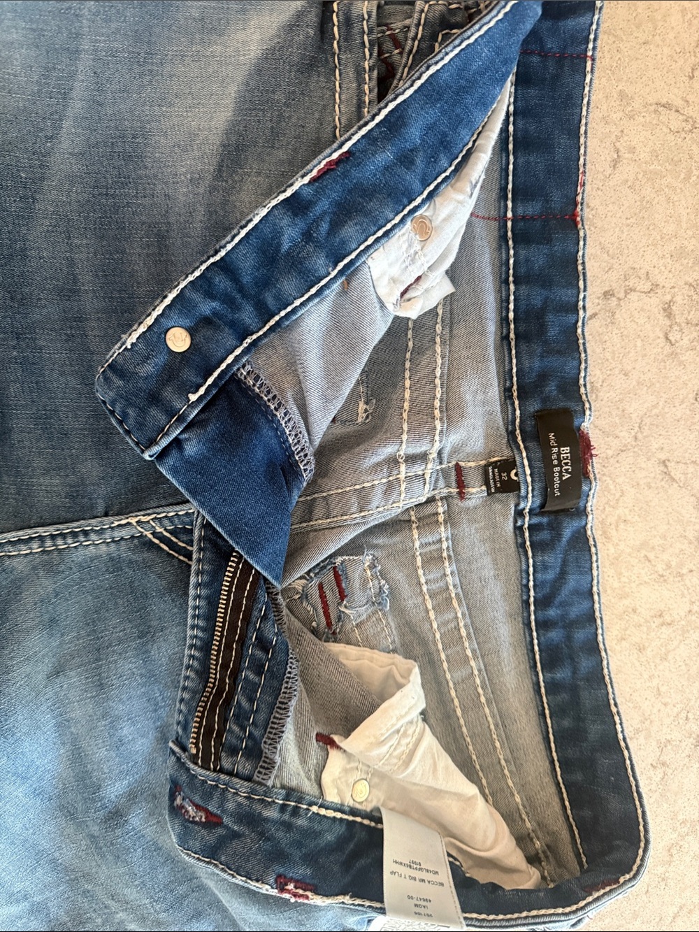 True Religion Becca Mid Rise bootcut Jeans Signature Back red Stitch - Picture 3 of 5
